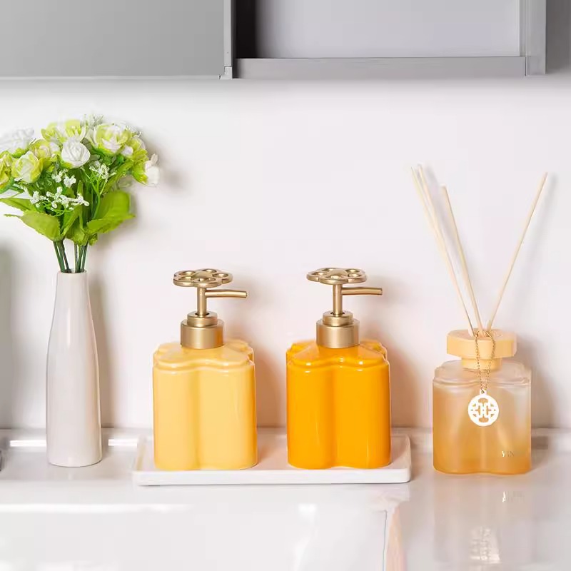 Modern Orange Floral Ceramic L - Water Bottle Blank 评论和价格