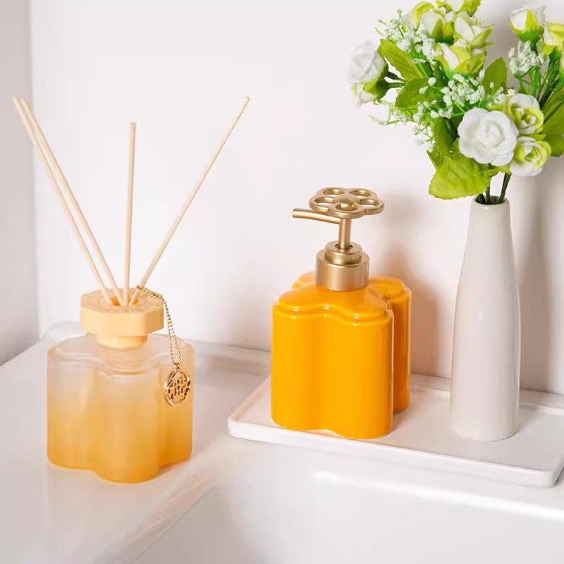 Modern Orange Floral Ceramic L - Water Bottle Blank 评论和价格